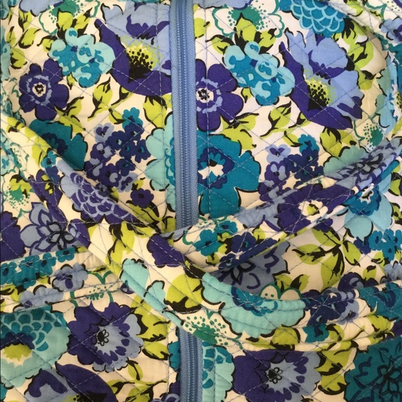 NWT VERA BRADLEY LARGE DUFFEL - Picture 3 of 4